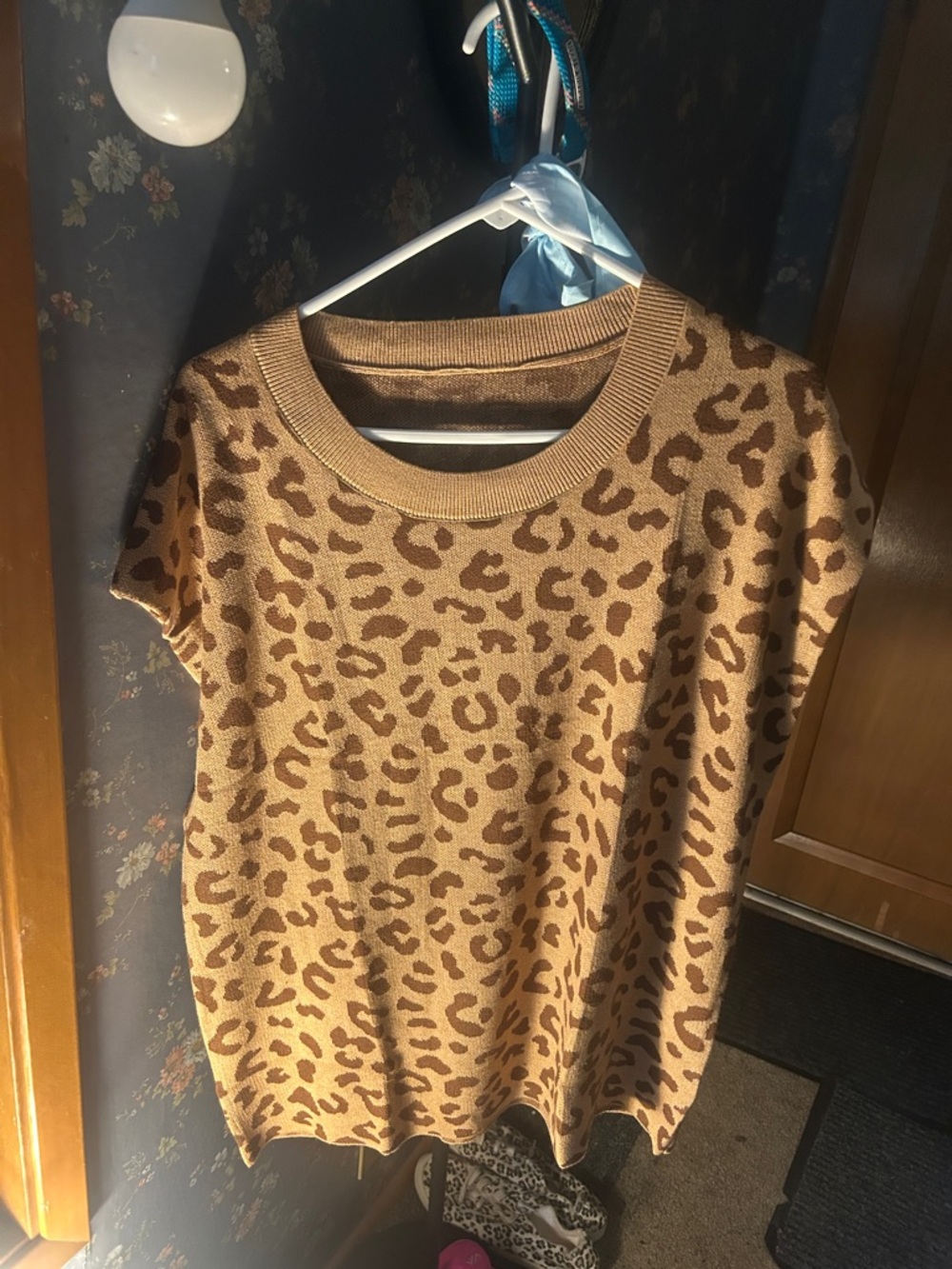 Brown leopard cap sleeved sweater vest/ nwt / xxl / oversized/ wear over tee🪴🪴🪴🎁